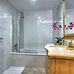 Myplace - Areeiro * リスボン