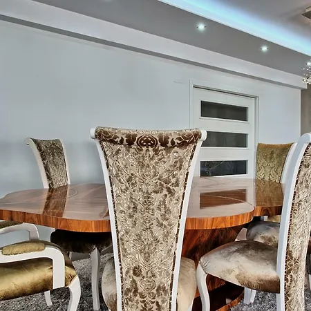 Myplace - Areeiro * リスボン