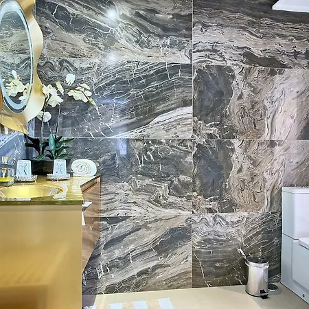 Myplace - Areeiro Apartament