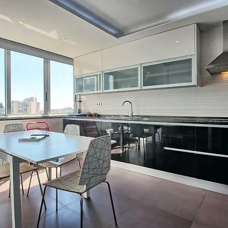 Myplace - Areeiro Апартаменти *